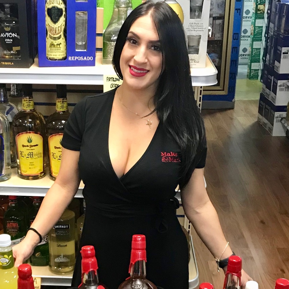 Meet your Posher, Raquel